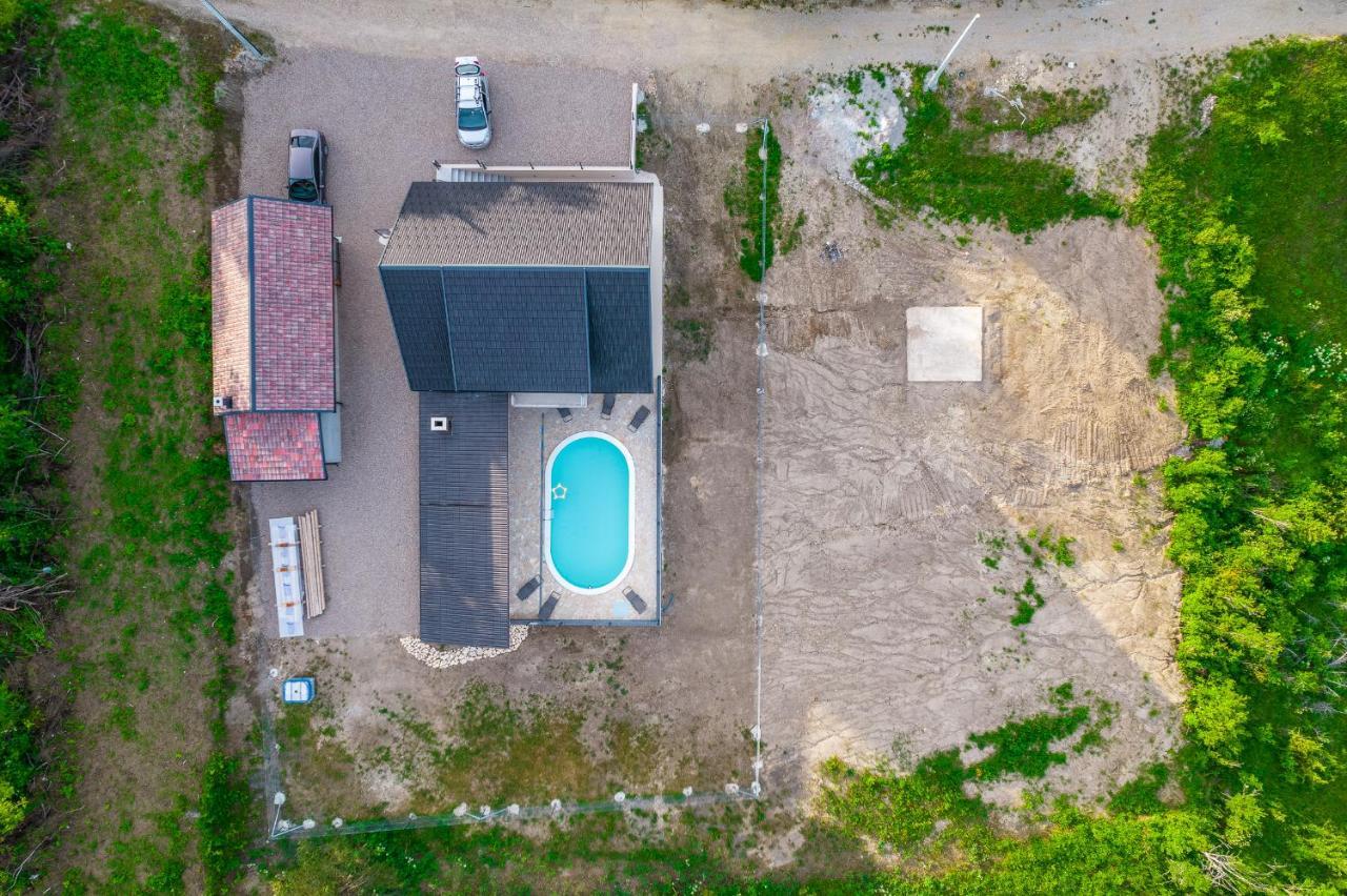 Villa Nesa - Beautiful Guest House At Continental Croatia With Outdoor Swimming Pool, Sauna And 3 Bedrooms Plaški エクステリア 写真