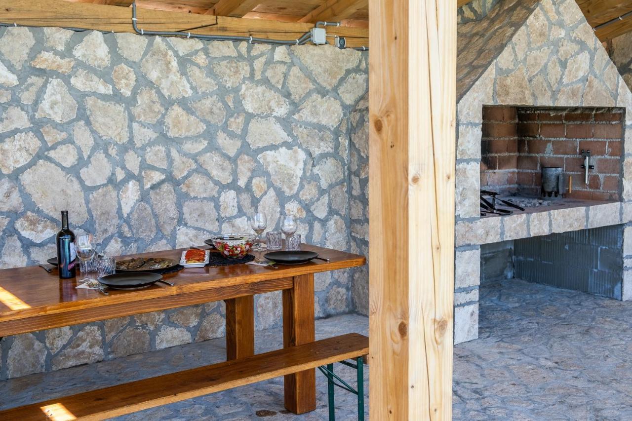 Villa Nesa - Beautiful Guest House At Continental Croatia With Outdoor Swimming Pool, Sauna And 3 Bedrooms Plaški エクステリア 写真